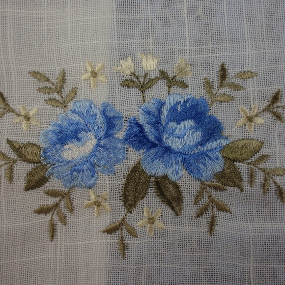 NEW Tablecloth BLUE LACE ROSE, Linen-look Square - Picture 2 of 6